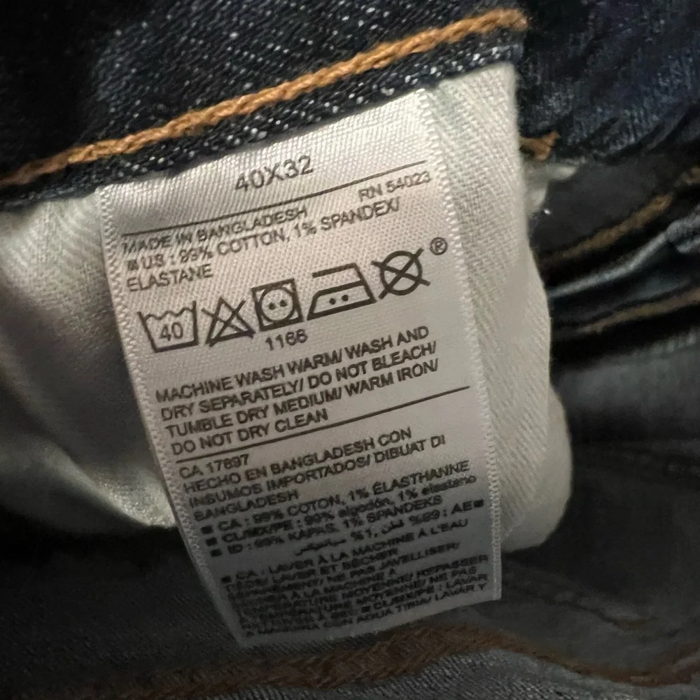 NWT Men’s Old Navy 40x32 Loose Fit Jeans with Built-In Flex - Picture 6 of 6